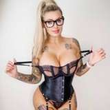 lauralux from onlyfans