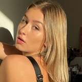 zoerhodefree from onlyfans