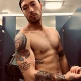 zacharyniclous from onlyfans